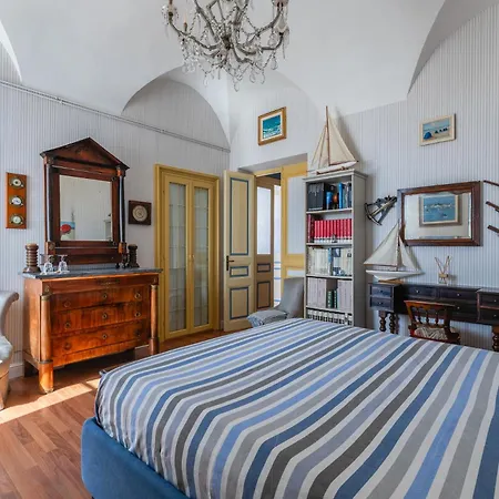 Casa D'artista Di Charme Bed and breakfast Alassio