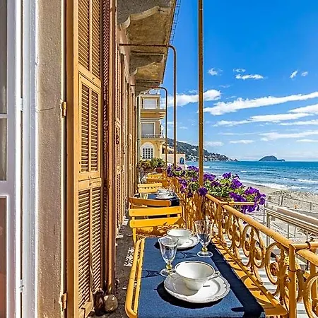 Bed & Breakfast Casa D'artista - In Residenza Di Charme Alassio