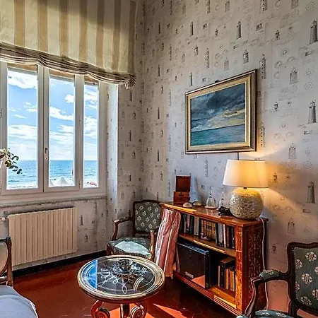 Alojamento de Acomodação e Pequeno-almoço Casa D'artista - In Residenza Di Charme Alassio